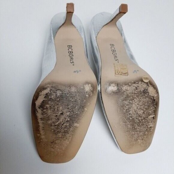 BCBGIRLS BCBG Girls Ivanx Silver Leather Peep-Toe Heels Sz 8.5 - Picture 12 of 12